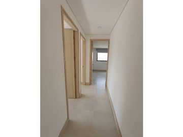 SE VENDE AMPLIO APARTAMENTO EN MARINILLA