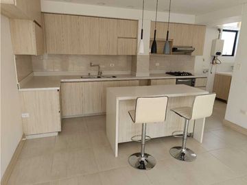 SE VENDE AMPLIO APARTAMENTO EN MARINILLA
