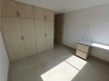 SE VENDE AMPLIO APARTAMENTO EN MARINILLA