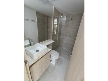 SE VENDE AMPLIO APARTAMENTO EN MARINILLA