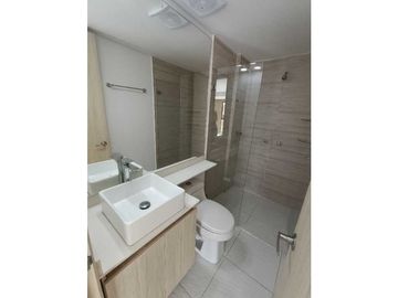 SE VENDE AMPLIO APARTAMENTO EN MARINILLA