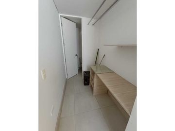 SE VENDE AMPLIO APARTAMENTO EN MARINILLA