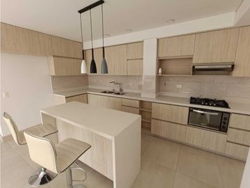 SE VENDE AMPLIO APARTAMENTO EN MARINILLA