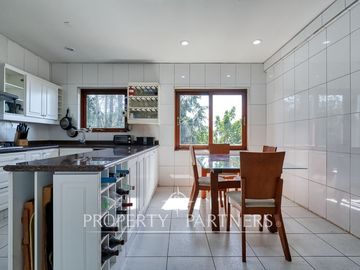 Gran y espectacular Casa en venta, Arboretum - Peñalolén