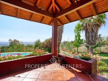 Gran y espectacular Casa en venta, Arboretum - Peñalolén