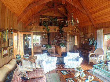 Linda casa con vista al lago cerca de Futrono