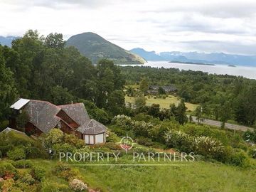 Linda casa con vista al lago cerca de Futrono
