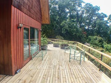 Linda casa con vista al lago cerca de Futrono