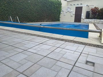VENDO CASA EN CUMBAYÁ, SECTOR LA VIÑA, 3 dormitoris, en conjunto.