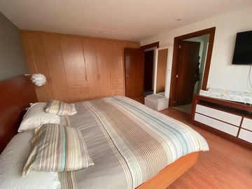 VENDO CASA EN CUMBAYÁ, SECTOR LA VIÑA, 3 dormitoris, en conjunto.