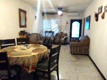 Casas Venta San Nicolás de los Garza  69-CV-2825