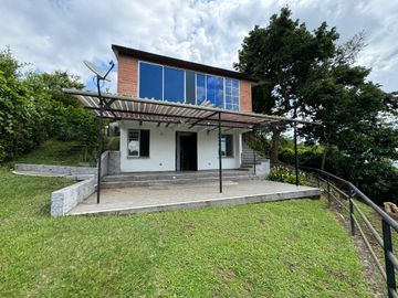 CASA CAMPESTRE EN VENTA EN COMBIA/PEREIRA