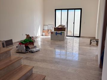 Venta de casa en Privada Reserva Santa Fe, Valle de Juriquilla