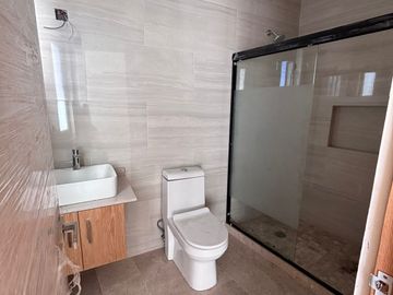 Venta de casa en Privada Reserva Santa Fe, Valle de Juriquilla