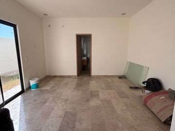 Venta de casa en Privada Reserva Santa Fe, Valle de Juriquilla