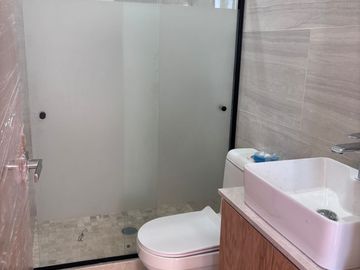 Venta de casa en Privada Reserva Santa Fe, Valle de Juriquilla