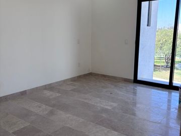 Venta de casa en Privada Reserva Santa Fe, Valle de Juriquilla