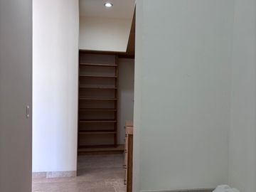 Venta de casa en Privada Reserva Santa Fe, Valle de Juriquilla