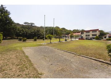 Guayllabamba, Terreno en Venta, 8404m2, 2 Pisos, Cos 100%