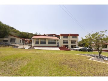 Guayllabamba, Terreno en Venta, 8404m2, 2 Pisos, Cos 100%