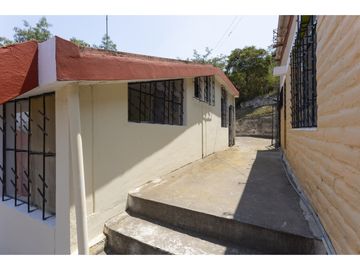Guayllabamba, Terreno en Venta, 8404m2, 2 Pisos, Cos 100%