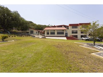 Guayllabamba, Terreno en Venta, 8404m2, 2 Pisos, Cos 100%