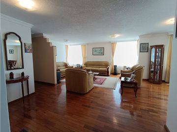Lomas de Monteserrín, Departamento en Venta, 188m2, 3 Habitaciones