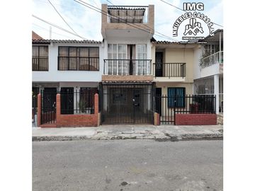 ref 951a brisas de los álamos/cali/vendo casa