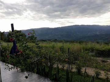 Casa Campestre en La Mesa de Un Solo Piso