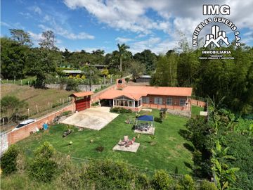 ref 955a pavas/vendo casa campestre