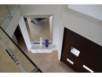 SE VENDE CASA  LINDA EN LAGOS DEL CAUJARAL