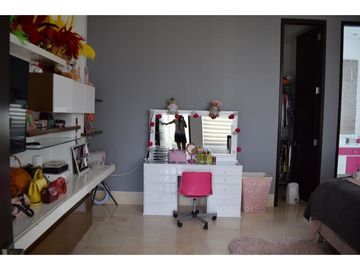 SE VENDE CASA  LINDA EN LAGOS DEL CAUJARAL