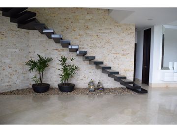 SE VENDE CASA  LINDA EN LAGOS DEL CAUJARAL