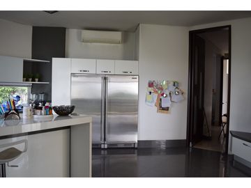 SE VENDE CASA  LINDA EN LAGOS DEL CAUJARAL