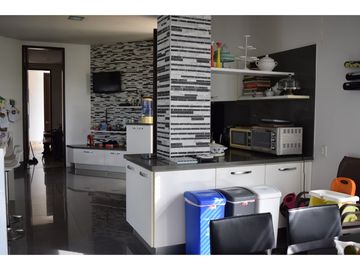 SE VENDE CASA  LINDA EN LAGOS DEL CAUJARAL