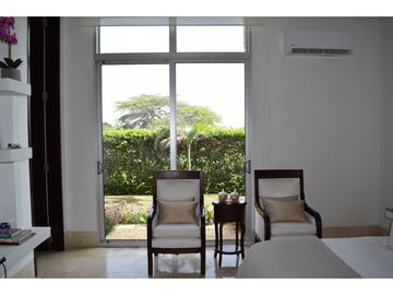 SE VENDE CASA  LINDA EN LAGOS DEL CAUJARAL