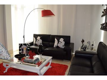 SE VENDE CASA  LINDA EN LAGOS DEL CAUJARAL