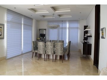 SE VENDE CASA  LINDA EN LAGOS DEL CAUJARAL