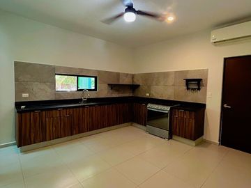 Casa en venta al norte de Mérida en privada residencial zona de Cholul