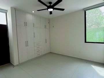 Casa en venta al norte de Mérida en privada residencial zona de Cholul