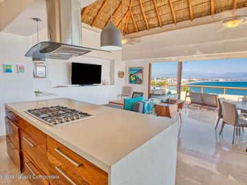 Penthouse con vista al mar en Punta Esmeralda, La Cruz
