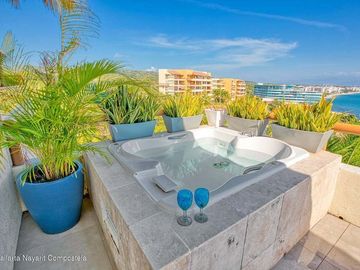 Penthouse con vista al mar en Punta Esmeralda, La Cruz
