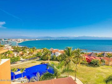 Penthouse con vista al mar en Punta Esmeralda, La Cruz