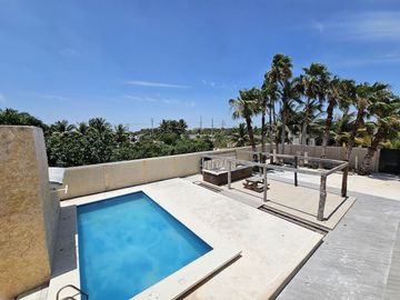 PRECIOSA RESIDENCIA A 300 METROS DEL MAR, EN CHICXULUB PUERTO, PROGRESO.