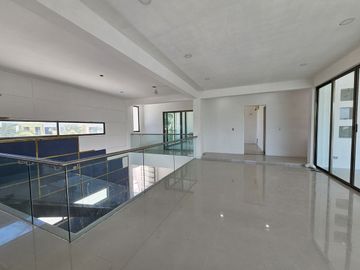 PRECIOSA RESIDENCIA A 300 METROS DEL MAR, EN CHICXULUB PUERTO, PROGRESO.