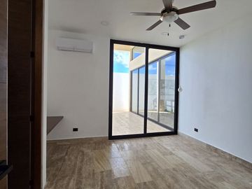 CASA DE UNA PLANTA EN PRIVADA RESIDENCIAL EN XCANATUN AL NORTE DE MERIDA