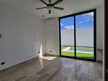 CASA DE UNA PLANTA EN PRIVADA RESIDENCIAL EN XCANATUN AL NORTE DE MERIDA