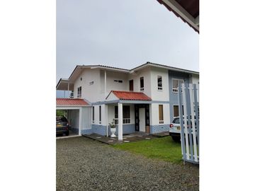Casa Campestre en venta vía Barcelona Quindio