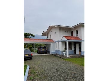 Casa Campestre en venta vía Barcelona Quindio