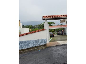 Casa Campestre en venta vía Barcelona Quindio
